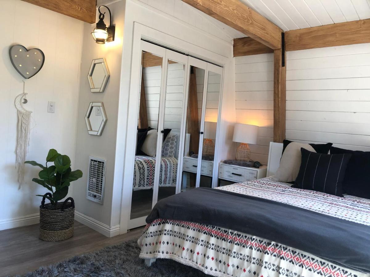Maison Solange-Red Barn Farmhouse Style- Moonridge Big Bear City Eksteriør billede